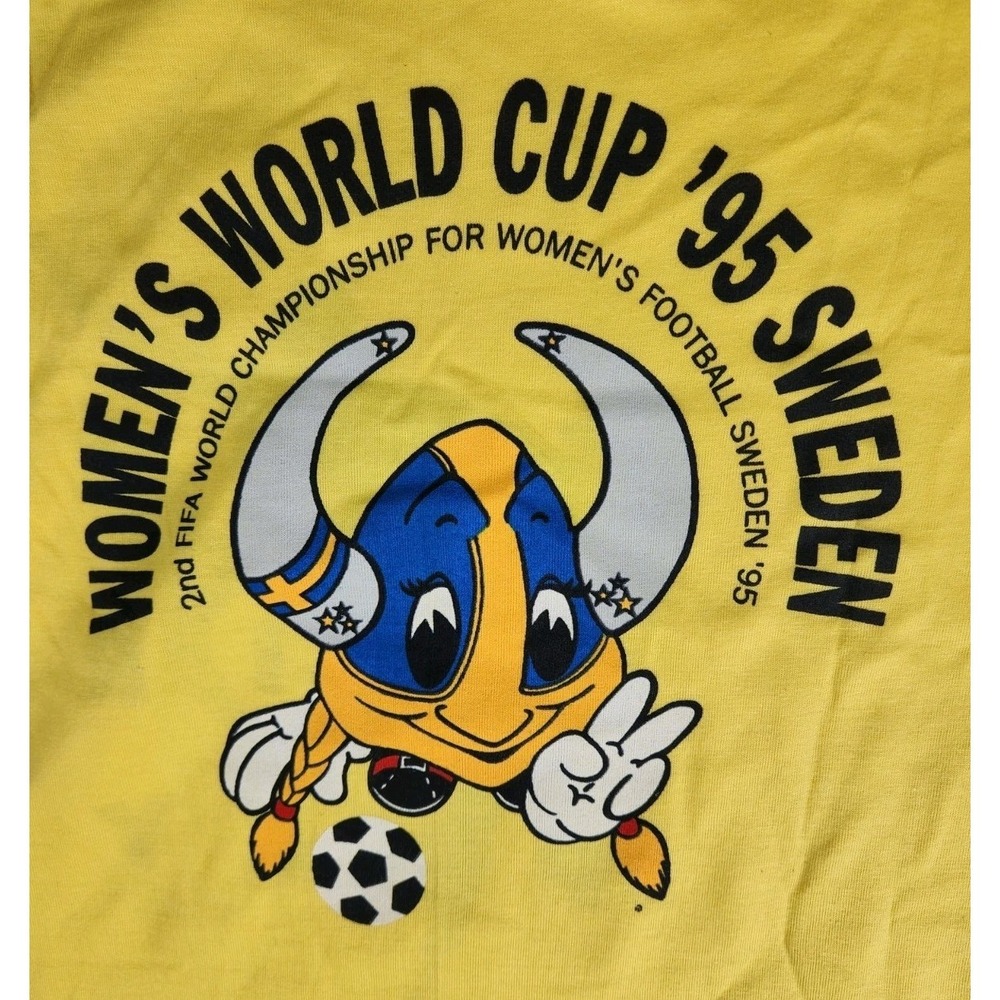 Vintage 1995 Adidas FIFA Women's World Cup Sweden T-Shirt Size M Soccer Football